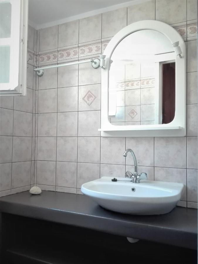 فيلا Sunny House With Amazing View For 4+2 Persons Pláka المظهر الخارجي الصورة